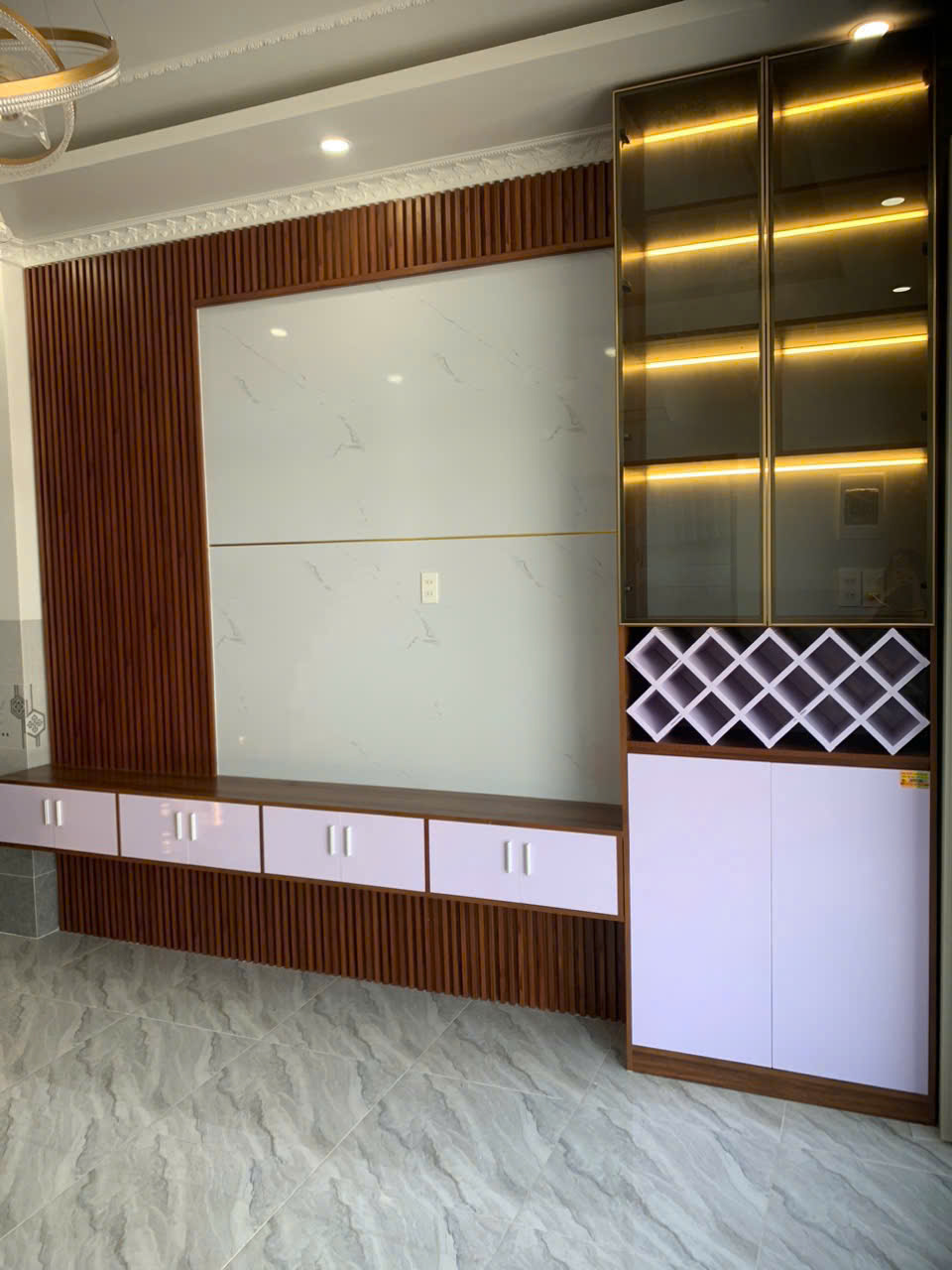 Kệ Tivi nhựa KTV00112