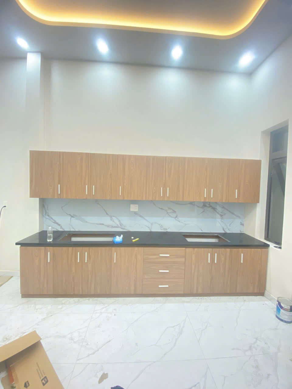 Thi công mẫu tủ bếp nhựa B36