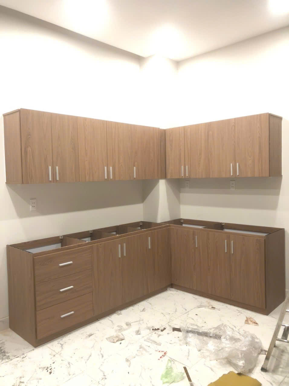 Thi công mẫu tủ bếp nhựa B37