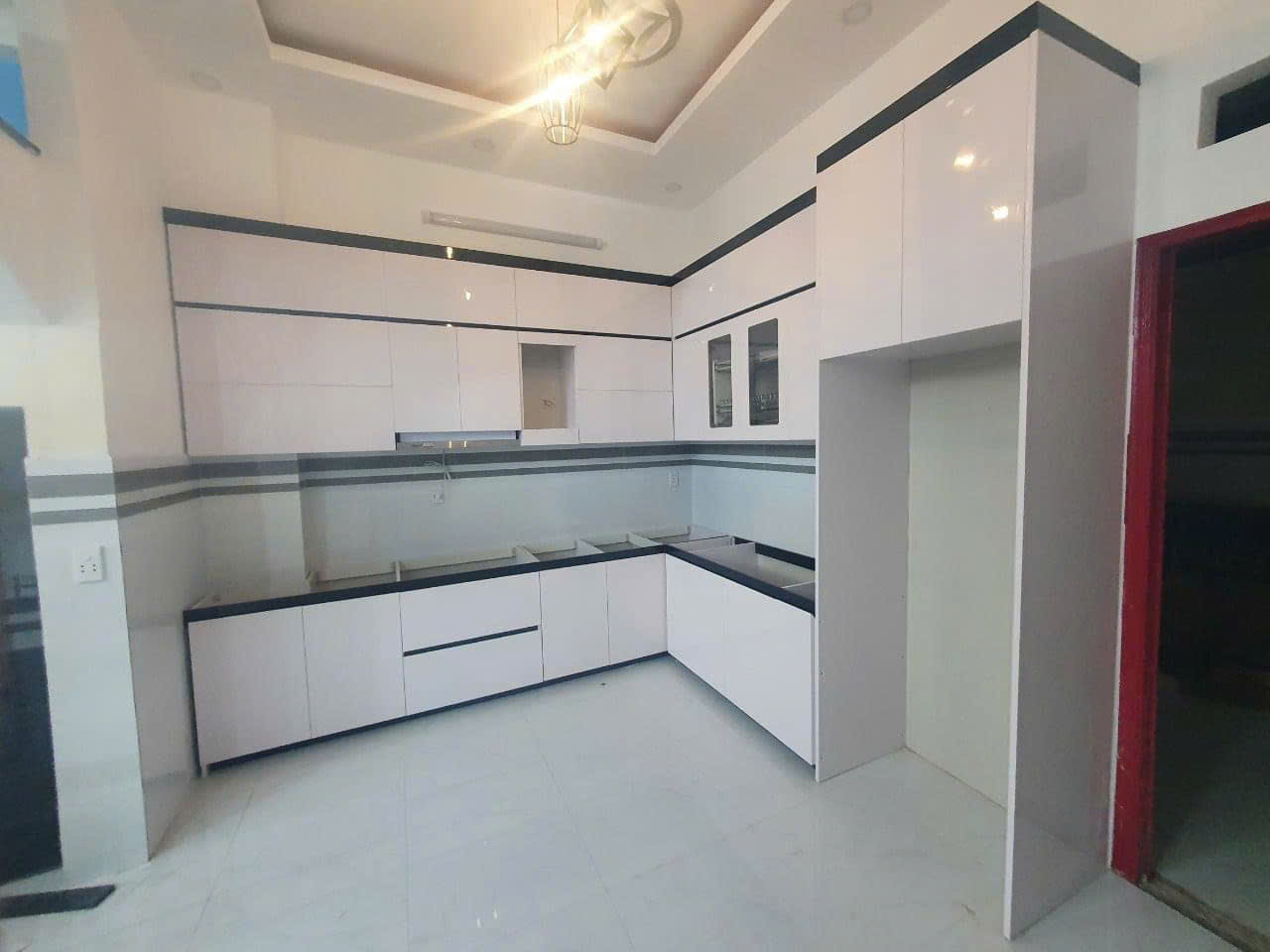 Thi công mẫu tủ bếp nhựa B58