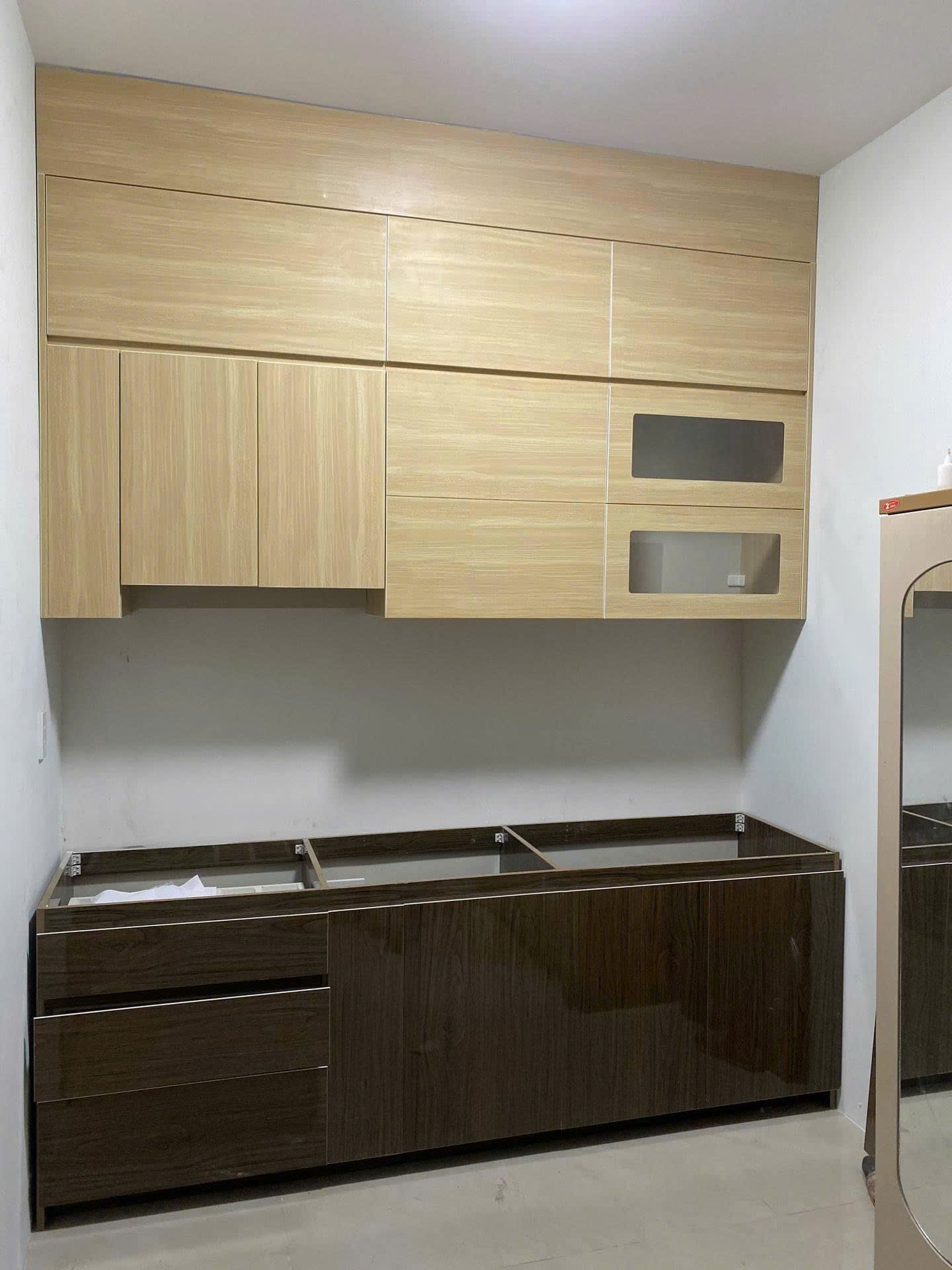 Thi công mẫu tủ bếp nhựa B66