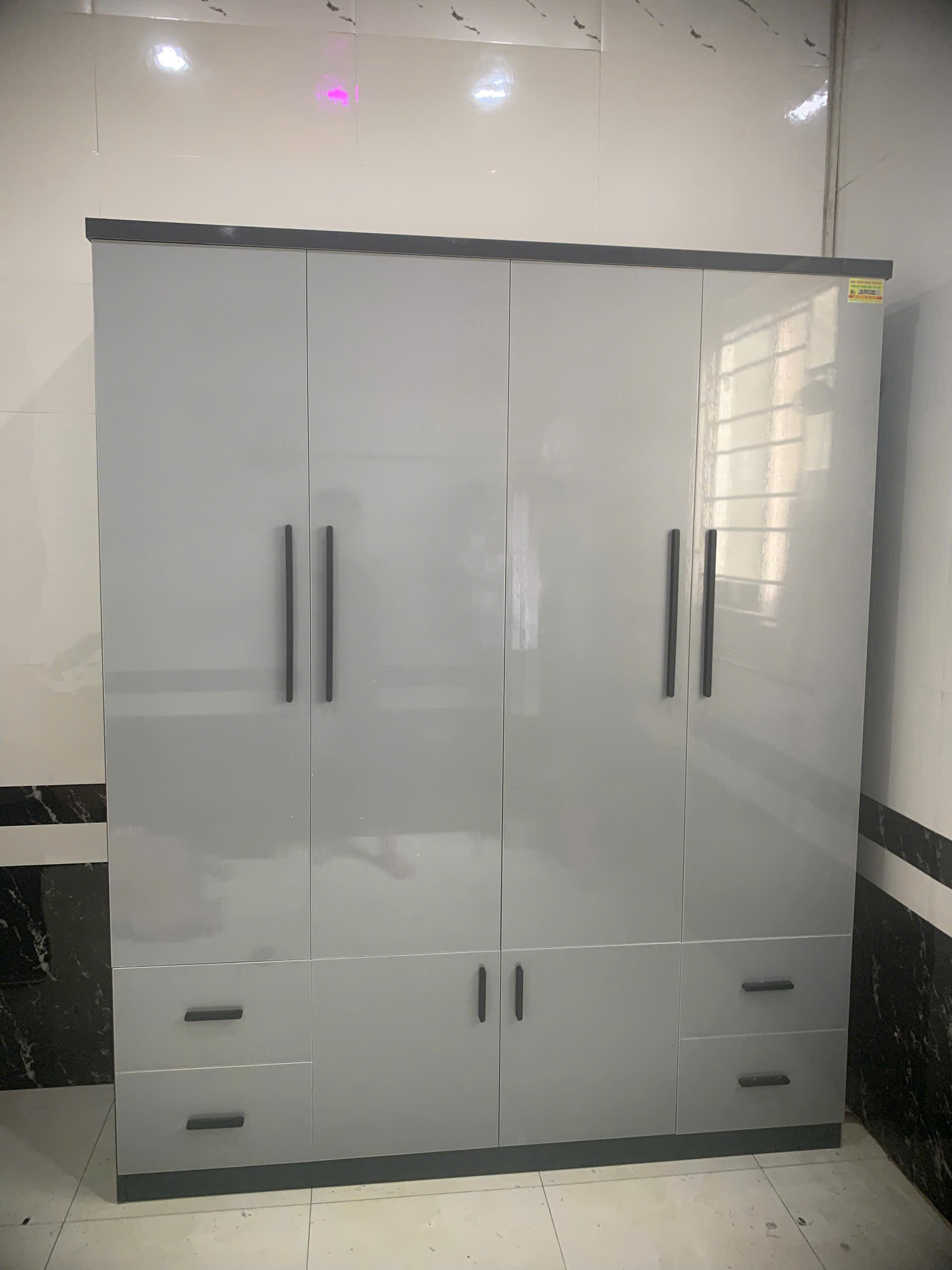 Tủ nhựa người lớn mẫu TNL168