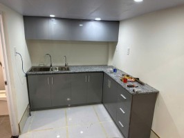 Thi công mẫu tủ bếp nhựa B22